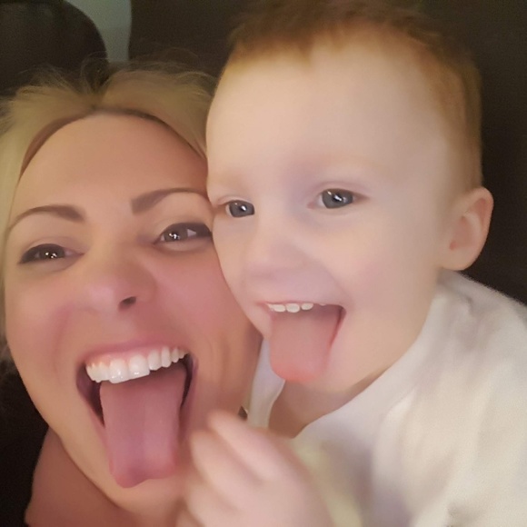 Meet your posher, Perry - Picture 4 of 6